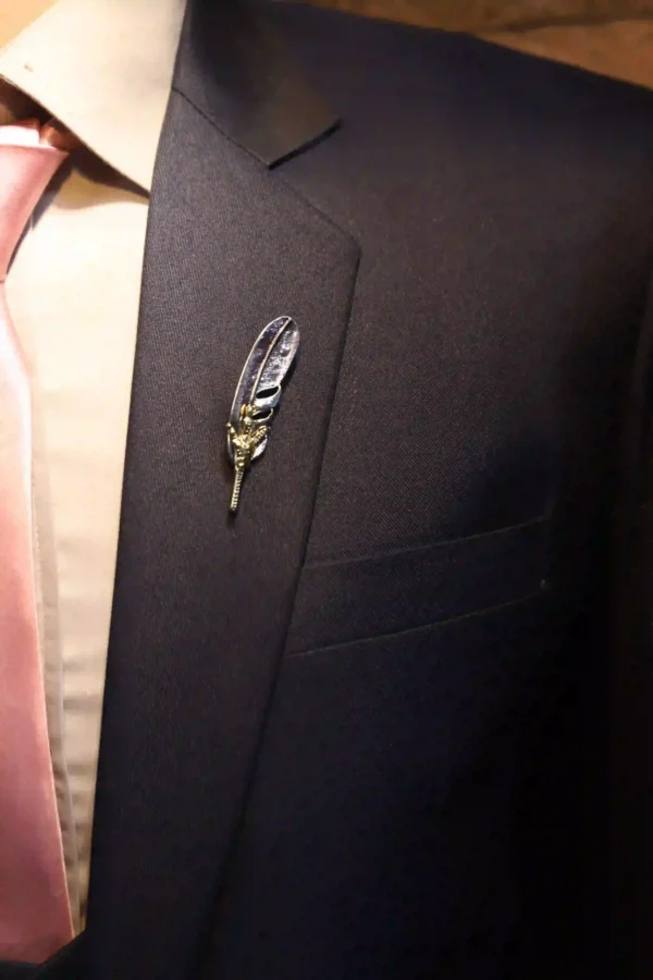 Black Leaf Lapel - Pin