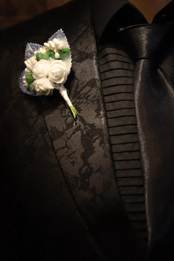White Bouquet Floral Lapel-Pin